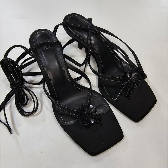 Helsa Sandal Kitten Heels - Picture 2 of 9